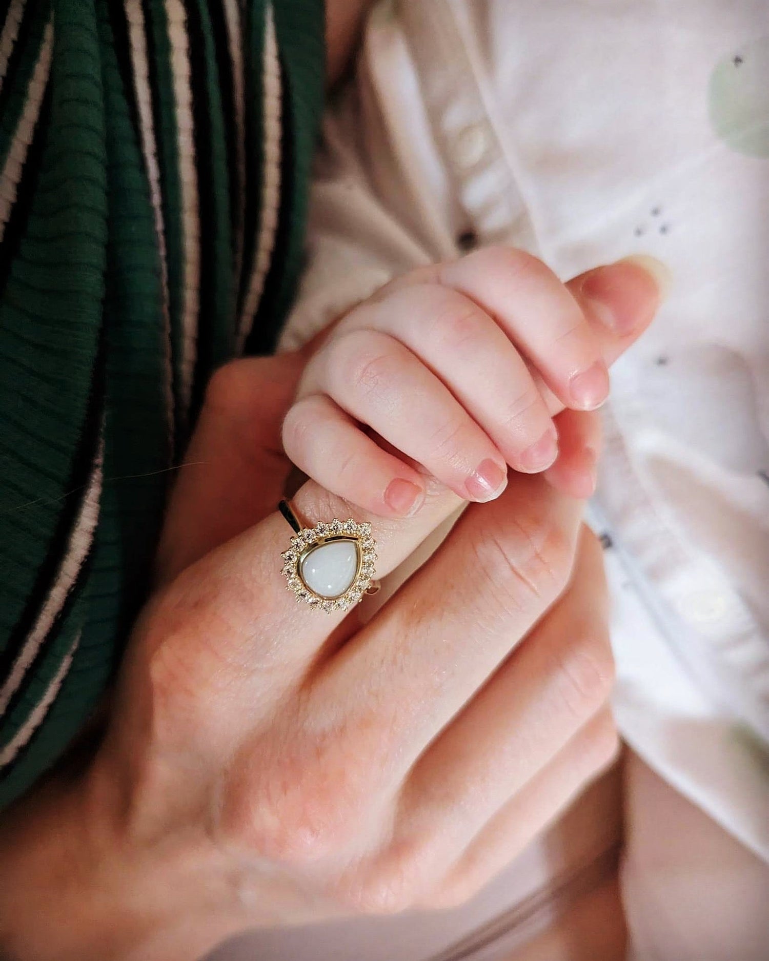 Bijou de lait maternel fait à la main au Québec.
